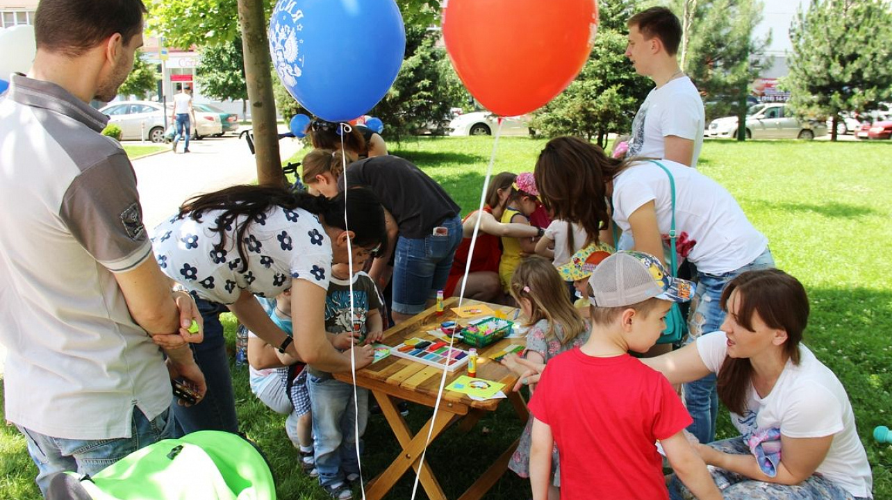 Свой восьмидесятилетний Юбилей Западный округ отметил праздничным мероприятием на Бульваре Платановом