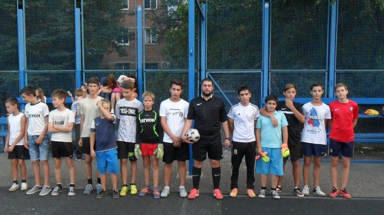 В Центральном округе проходит летний турнир по мини-футболу