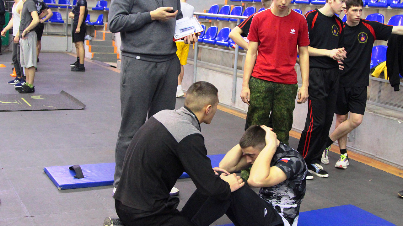 Тренируйся раз по сто - сдашь все нормы ГТО!