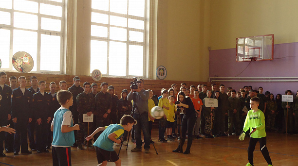 В школе Западного округа прошли военно-спортивные игры