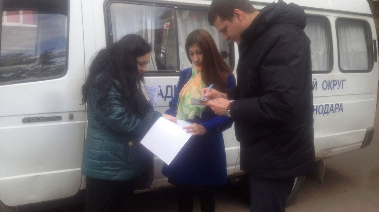 Сотрудниками администрации округа проводятся взыскания в ходе выездных рейдовых мероприятий по налогоплательщикам, уклоняющимся от оплаты обязательных платежей.