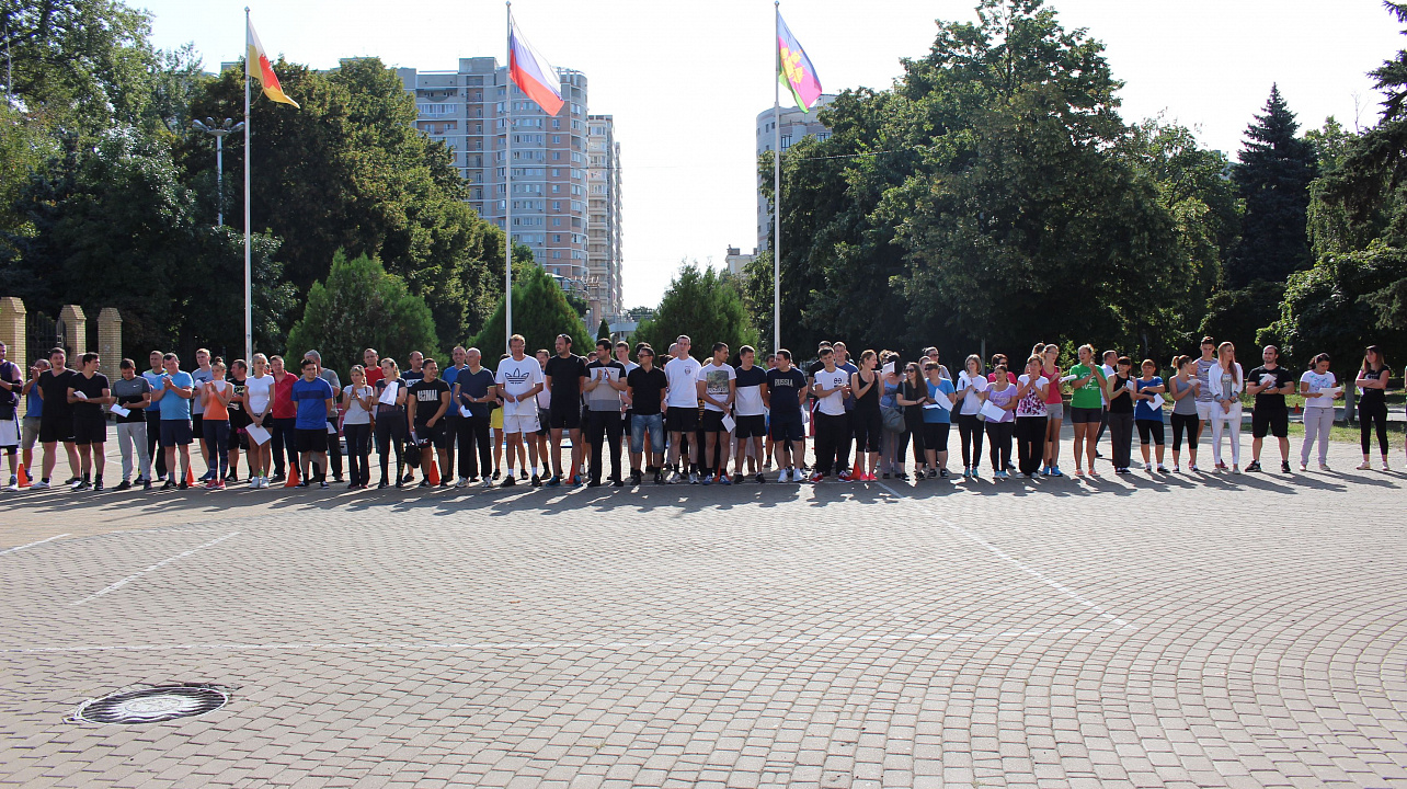 Администрация Западного внутригородского округа приняла участие в выполнении нормативов ГТО