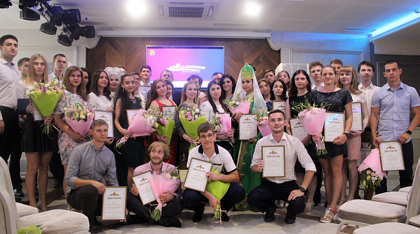 В Краснодаре вручили премии главы молодым талантам