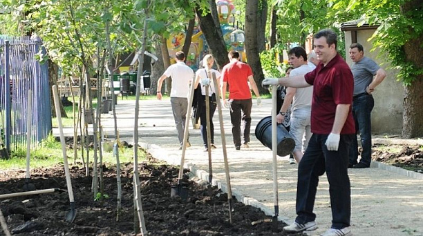 В Западном округе стартовал  месяц санитарного порядка и благоустройства
