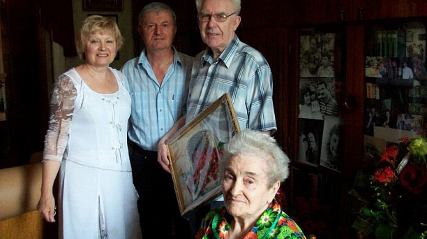 Семейная пара из Центрального округа отметила "бриллиантовую свадьбу"