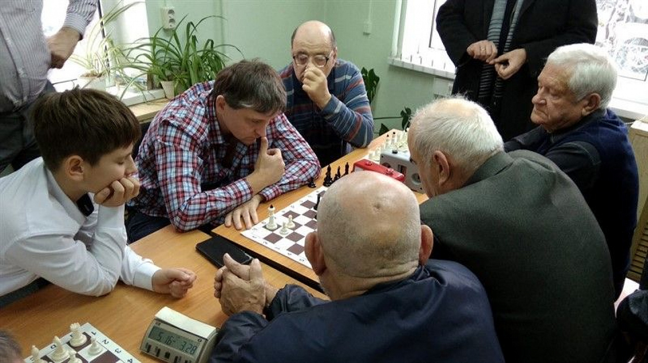 Шахматный турнир, посвященный Дню матери, провел Совет ветеранов Прикубанского округа.jpg