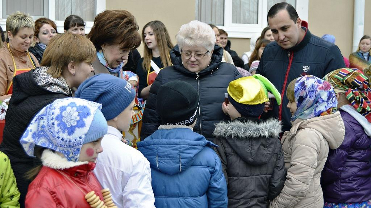 Жители поселка 9-ый километр проводили Масленицу