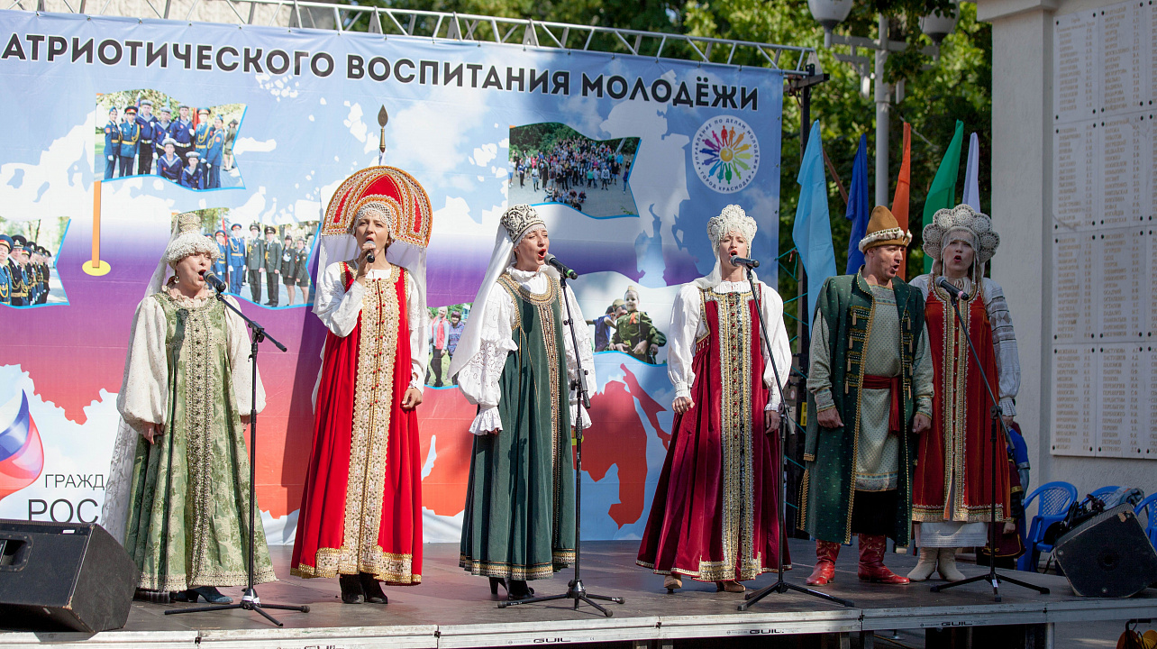 Национально-культурные объединения приняли участие в праздновании Дня России (5).jpg