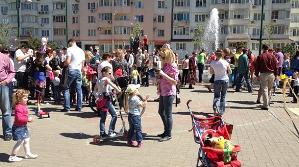 В Западном округе состоялся запуск фонтанов