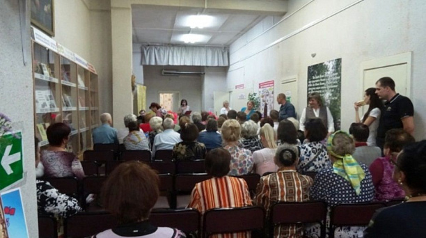 В Библиотеке им. Л. Н. Толстого прошел литературно - музыкальный вечер «Осенний джаз»