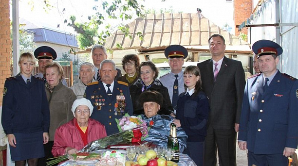 Житель Центрального округа Сергей Жданов отметил вековой юбилей