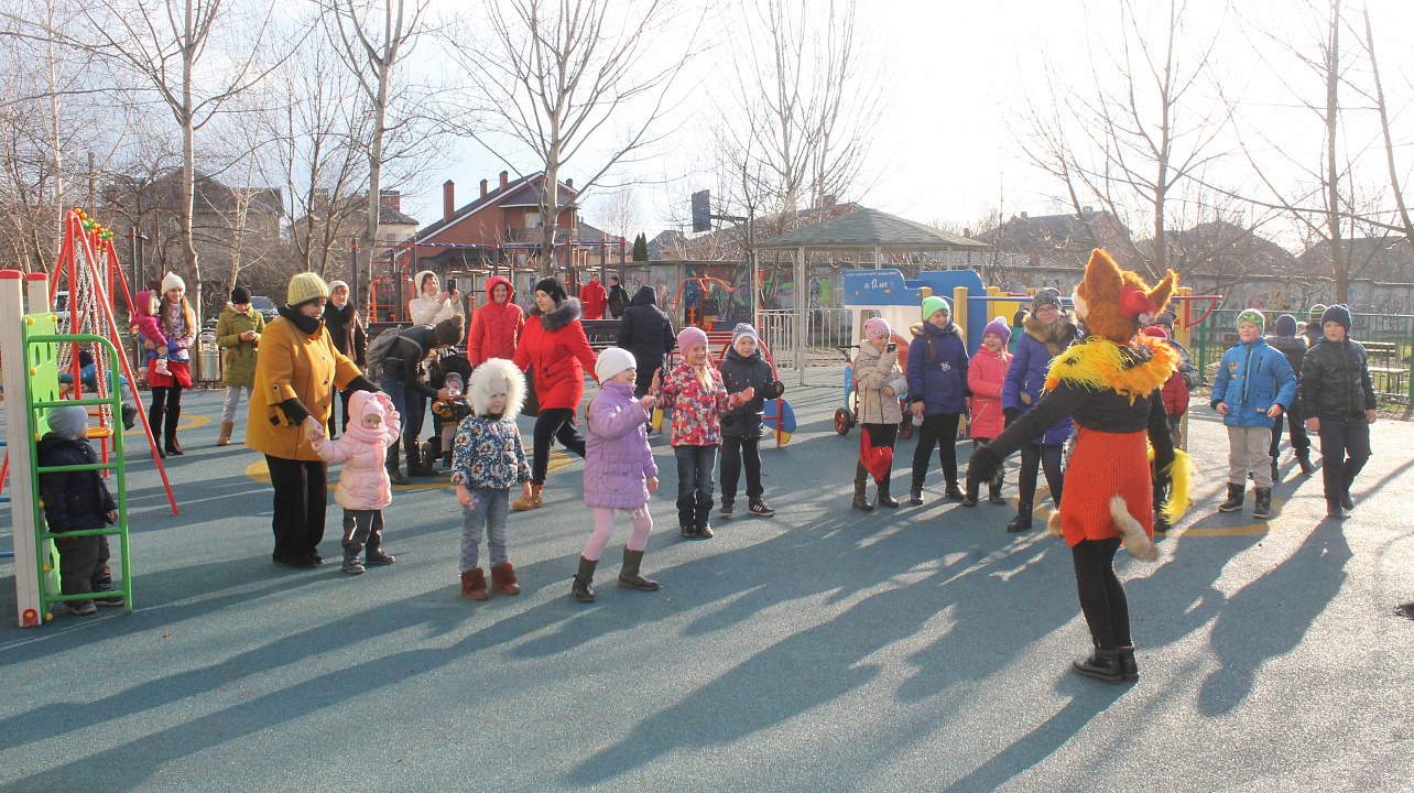 В микрорайоне имени Вавилова празднично встретили весну