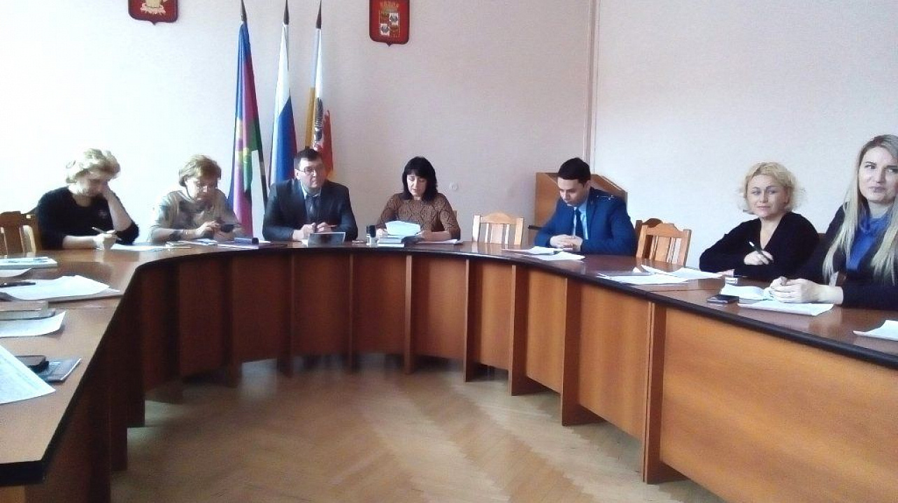 В администрации Западного округа прошло заседание комиссии по делам несовершеннолетних