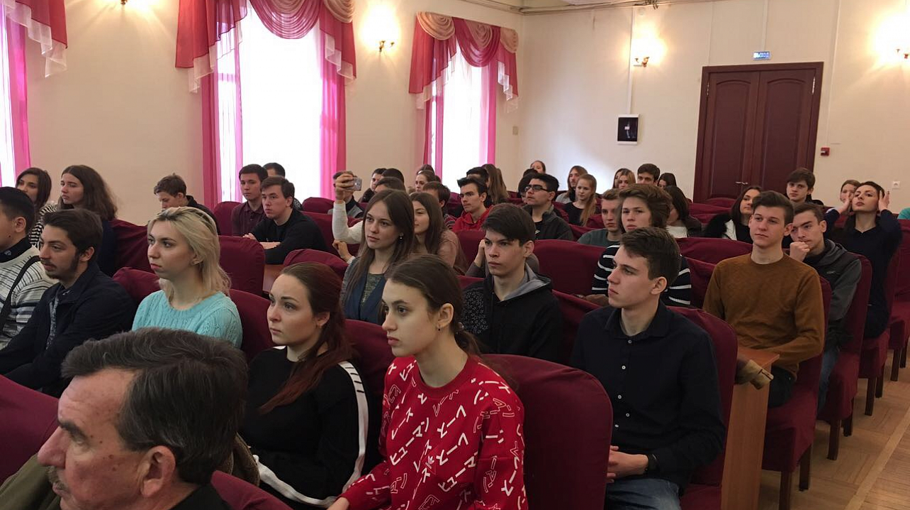 Студенты Западного округа приняли участие в лекции-концерте