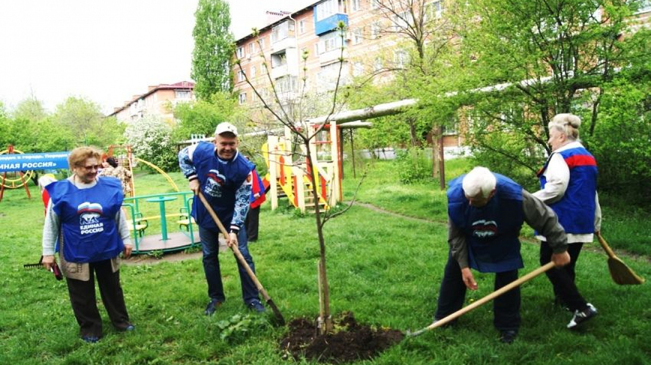 Всекубанский субботник прошел на территориях ТОС Западного округа