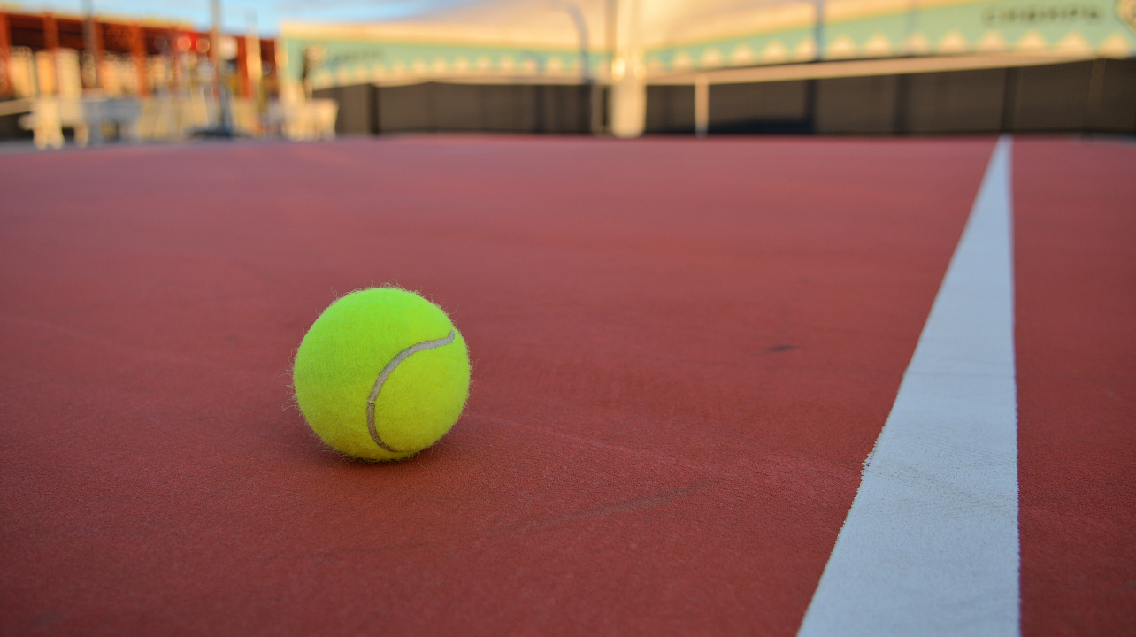 Первый серьезный шаг: стартует городской турнир по теннису