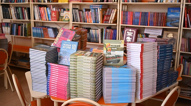 Евгений Наумов: В школы города мы закупили свыше 715 тысяч учебников