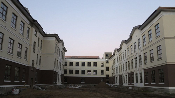 Первая школа для Новознаменского жилого района Краснодара готова на 50%