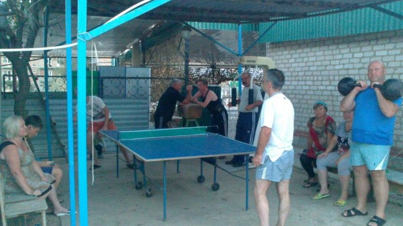 Казаки с семьями приняли участие в спортивно - оздоровительных мероприятиях