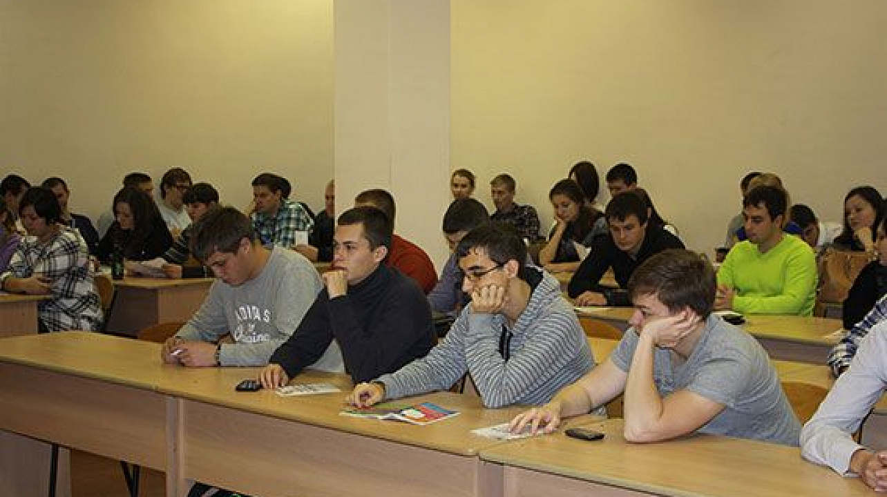 Сотрудники Управления Пенсионного Фонда провели уроки грамотности для молодежи Западного округа