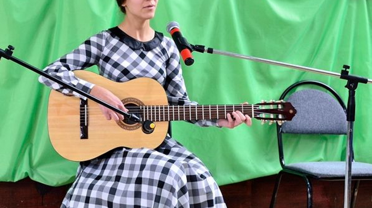 В Центре детского творчества «Прикубанский» прошел I городской фестиваль бардовской песни «Краснодарские огни»