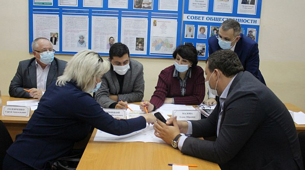 Глава администрации Центрального округа Елена Малова провела приём руководителей органов ТОС