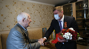 Почетного гражданина Краснодара, фронтовика Константина Горожанина поздравили с наступающим Днем Победы
