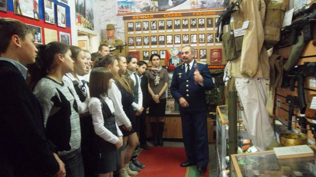 Школьникам из поселка Колосистого рассказали об отважных воинах-интернационалистах