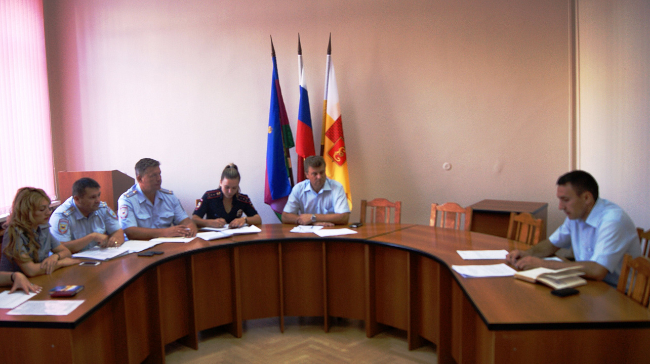 В Западном округе обсудили вопросы  охраны общественного порядка