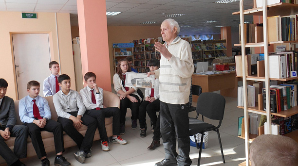 Учащиеся школы №93 из первых уст узнали о профессии полярного летчика