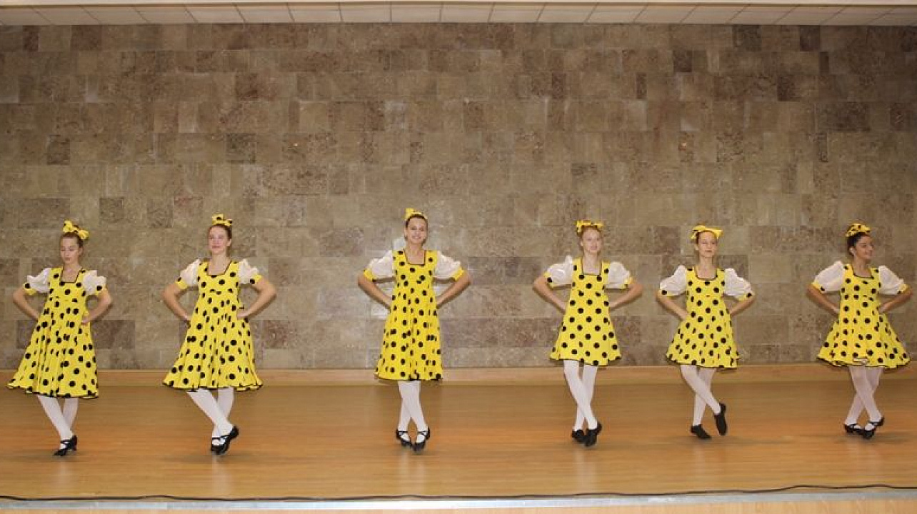 В администрации Центрального округа поздравили учителей с профессиональным праздником