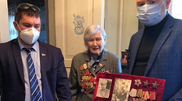 Сегодня поздравления принимали защитники Сталинградской битвы