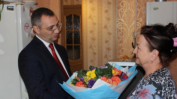 Председатель органа ТОС Центрального округа отметила 65-летний юбилей