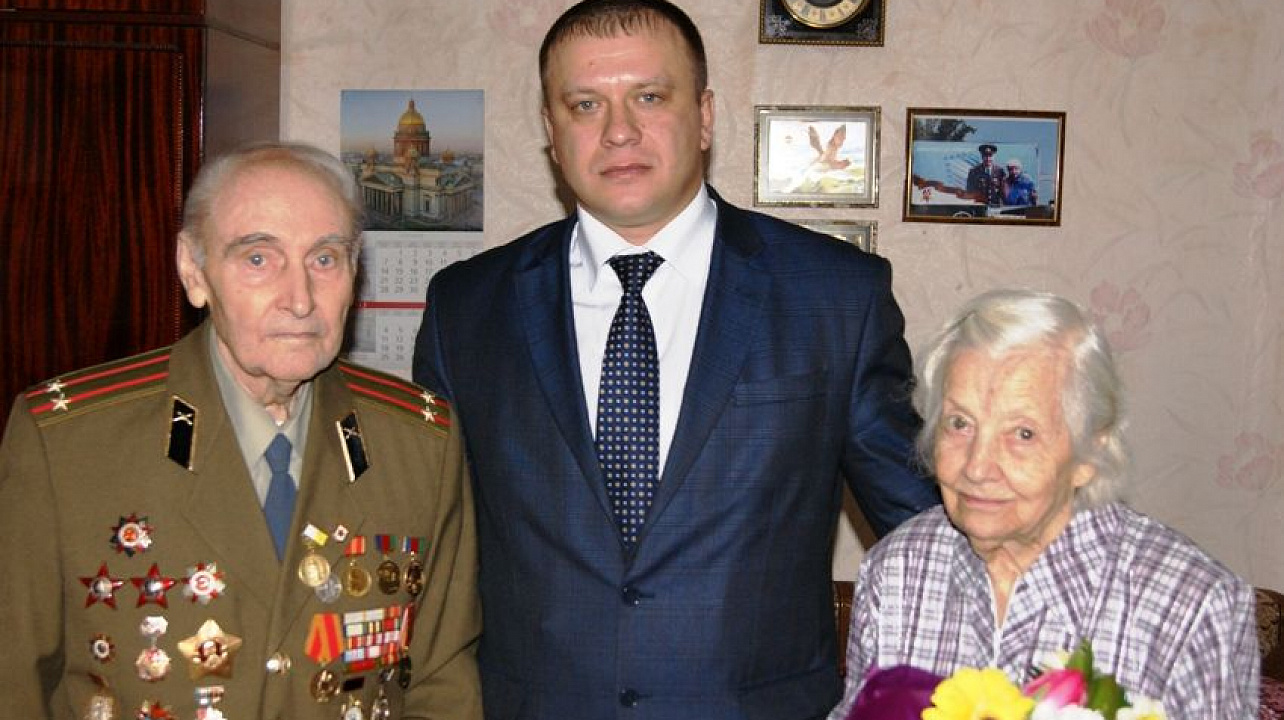 Освободители Краснодара принимают поздравления и подарки