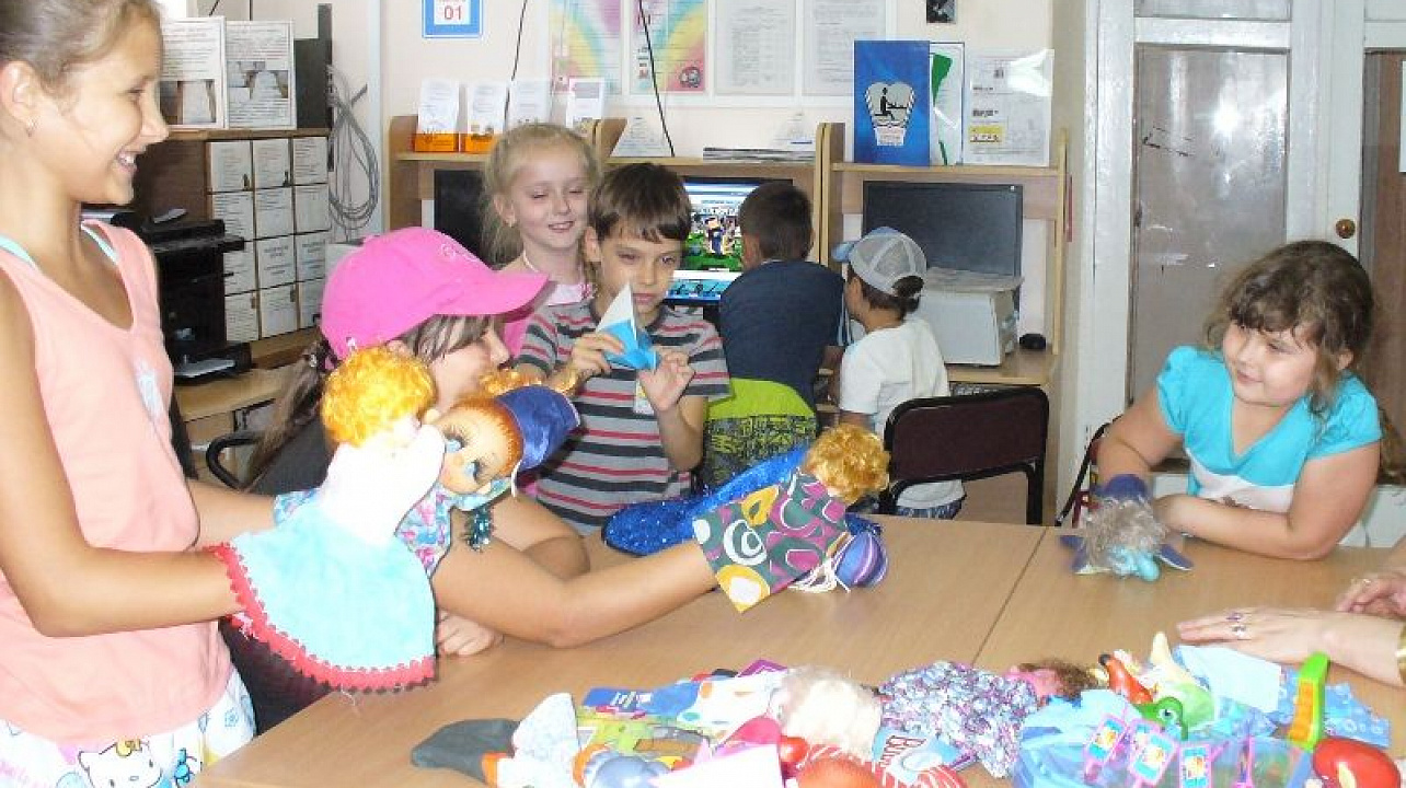 Летняя площадка в детской библиотеке им. С.Я. Маршака продолжает свою работу