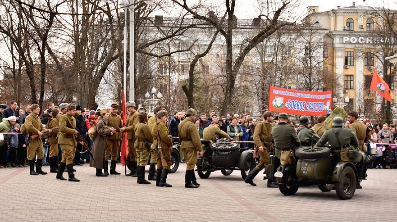 Студенты академии ИМСИТ приняли участие в реконструкции освобождения Краснодара от немецко-фашистских захватчиков