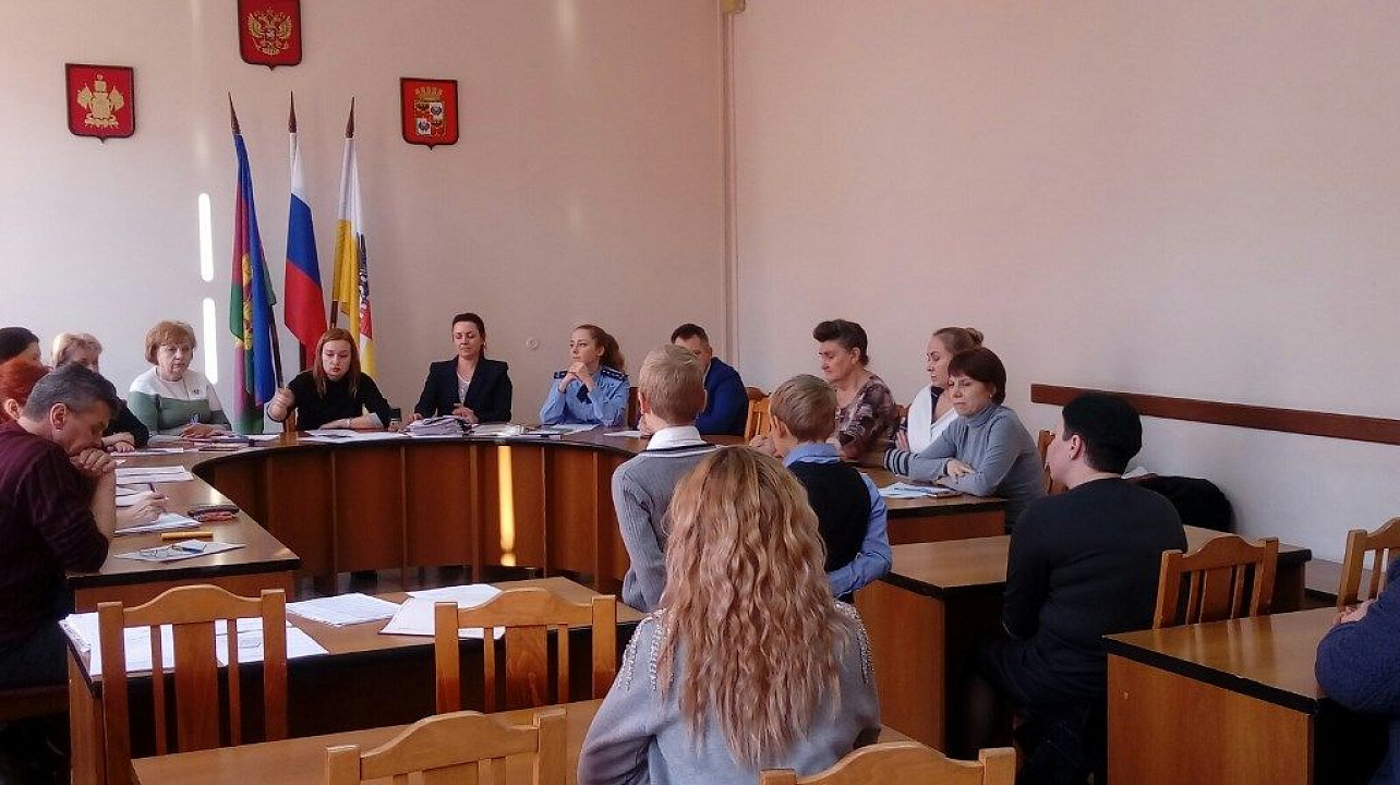 В Западном округе прошло заседание комиссии по делам несовершеннолетних и защите их прав