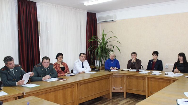 В администрации Центрального округа обсудили меры по недопущению распространения новых психоактивных веществ