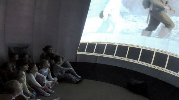 Воспитанники детского сада № 169 посетили кинотеатр «Дошколенок»