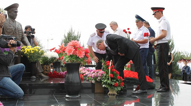 В Краснодаре почтили память генерала Геннадия Трошева