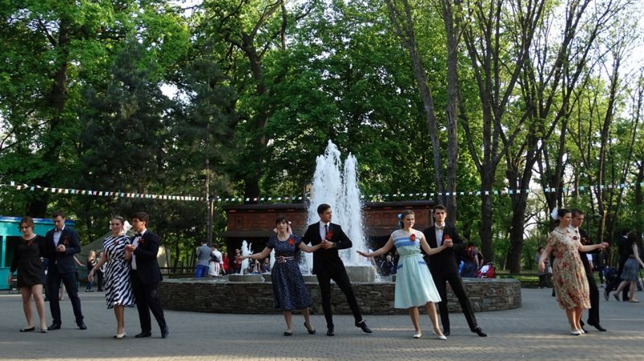 В Центральном округе прошел Весенний бал