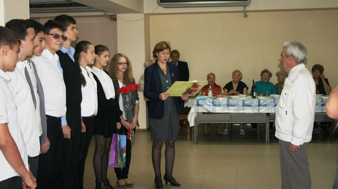 Прикубанского ветерана поздравили с 85-летним юбилеем