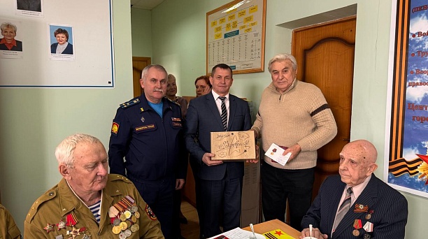 В преддверии 23 февраля в Центральном округе поздравили защитников Отечества 