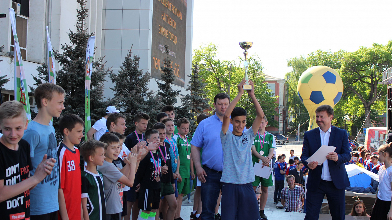В Краснодаре определили победителей весеннего турнира по мини-футболу
