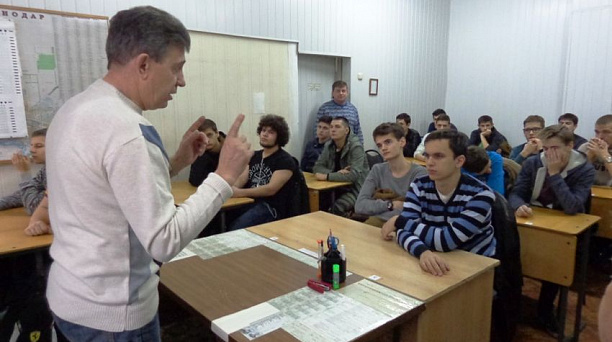 Военкомат Западного округа провел встречу с учениками СОШ № 101