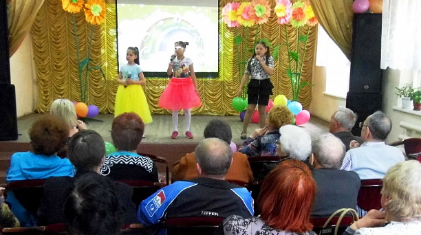 Праздничное мероприятие в честь Дня защиты прав инвалидов прошло в Доме культуры Западного округа