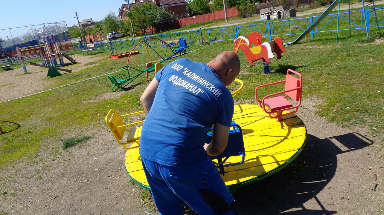 Детская площадка к летнему отдыху готова