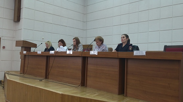 В Западном  округе состоялось расширенное заседание комиссии по делам несовершеннолетних и защите их  прав
