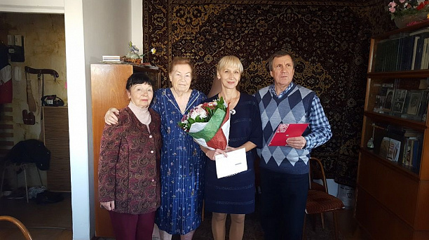 Ветераны, проживающие в Западном округе, принимают поздравления с днем рождения