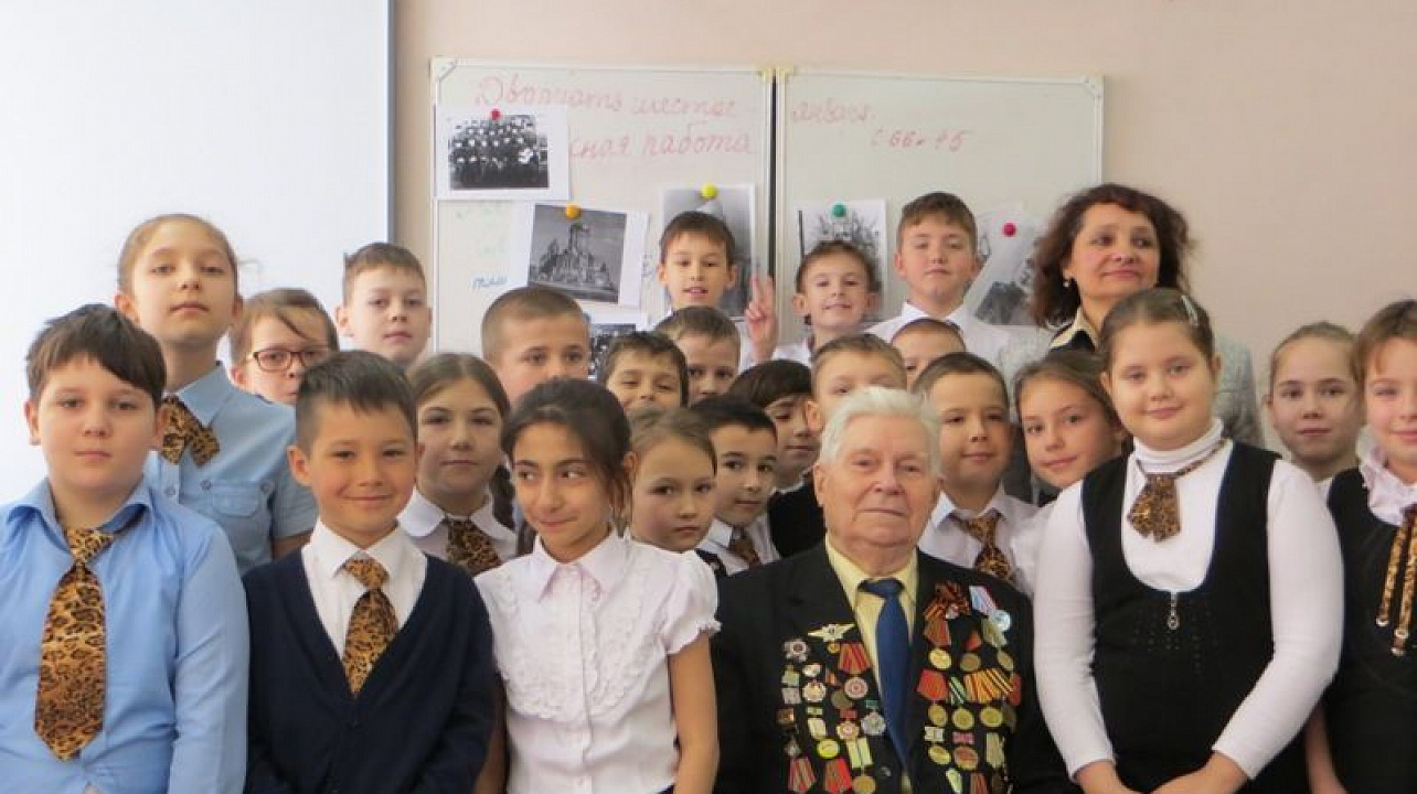 В школе № 43 проходят встречи с фронтовиками